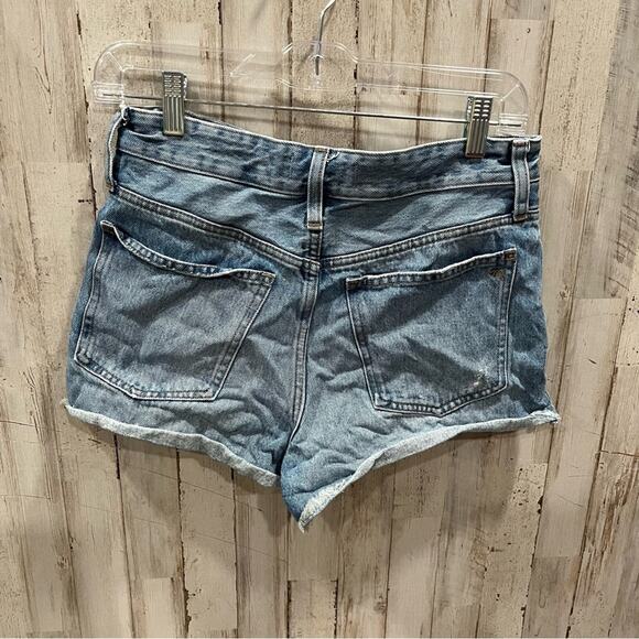 Madewell Relaxed Denim Shorts in Renfield Wash: Destructed Edition Distressed - Picture 4 of 9